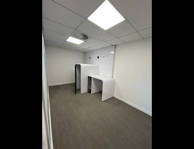 914M² OFFICE TO LET IN BELVEDERE TYGERBERG